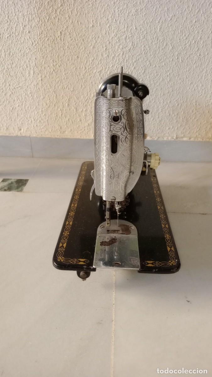 Antig&uuml;edades: M&aacute;quina de coser Sigma antigua. - Foto 5