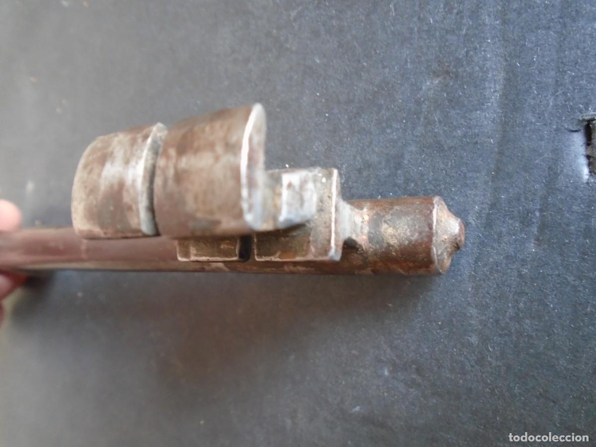 Antig&uuml;edades: (ANT-240210)GRAN LLAVE DE FORJA - Foto 7