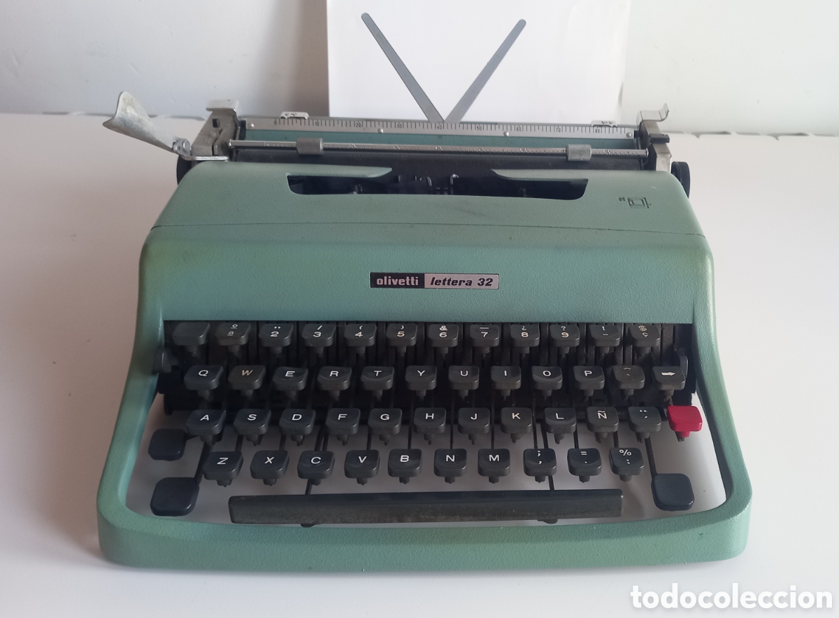 La máquina de escribir Olivetti Lettera 32