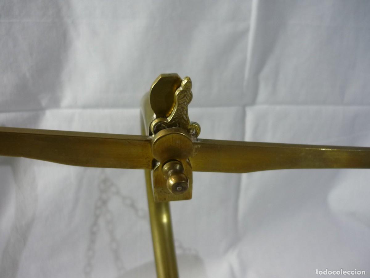 Antig&uuml;edades: Balanza de bronce - Foto 2