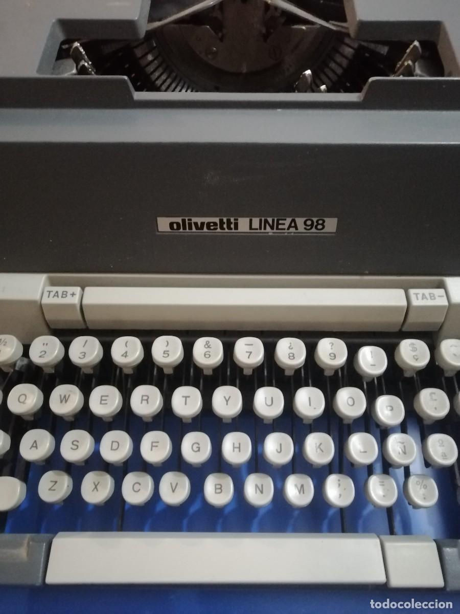 Antig&uuml;edades: M&aacute;quina de escribir Olivetti. - Foto 2
