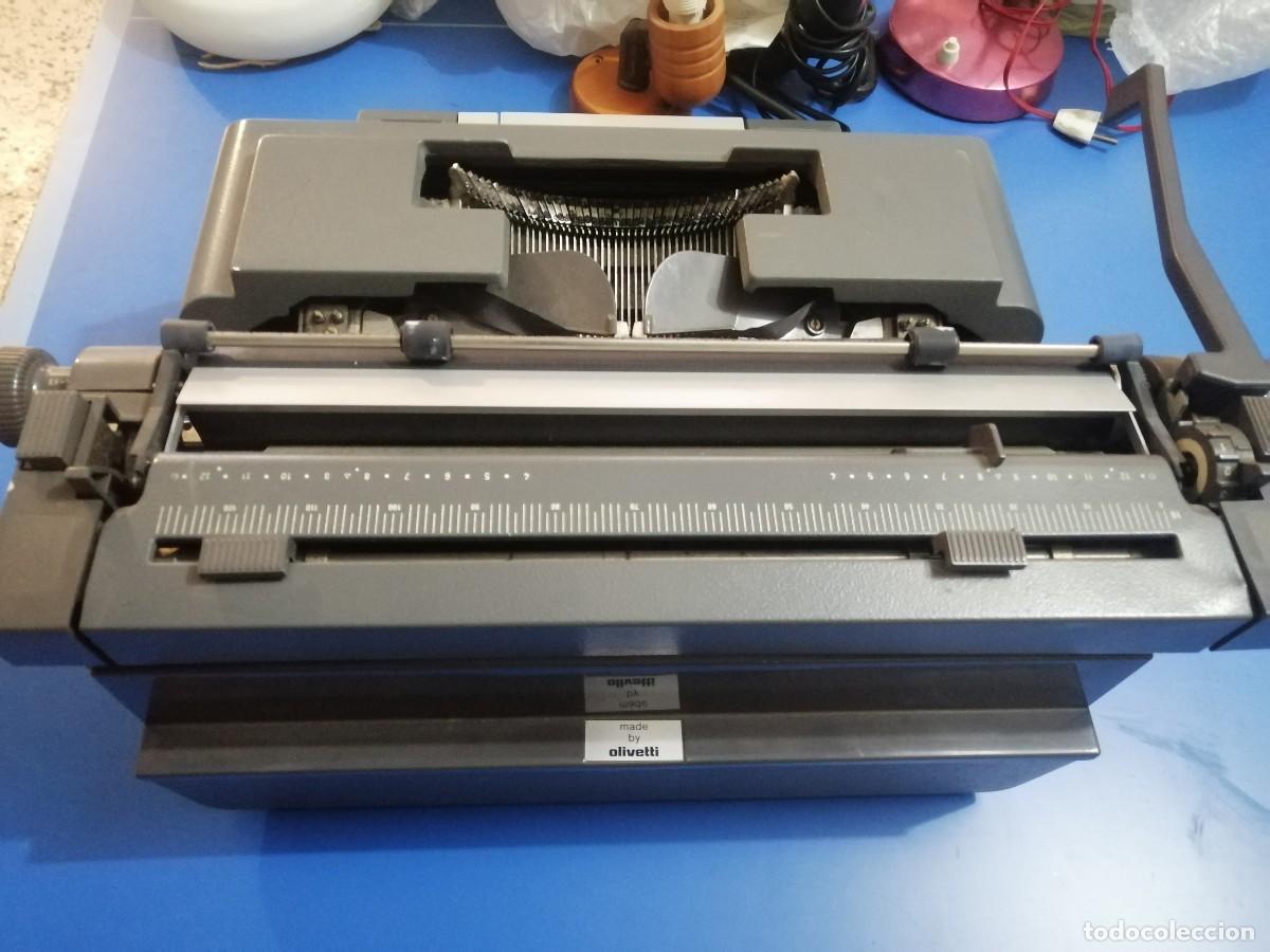 Antig&uuml;edades: M&aacute;quina de escribir Olivetti. - Foto 3