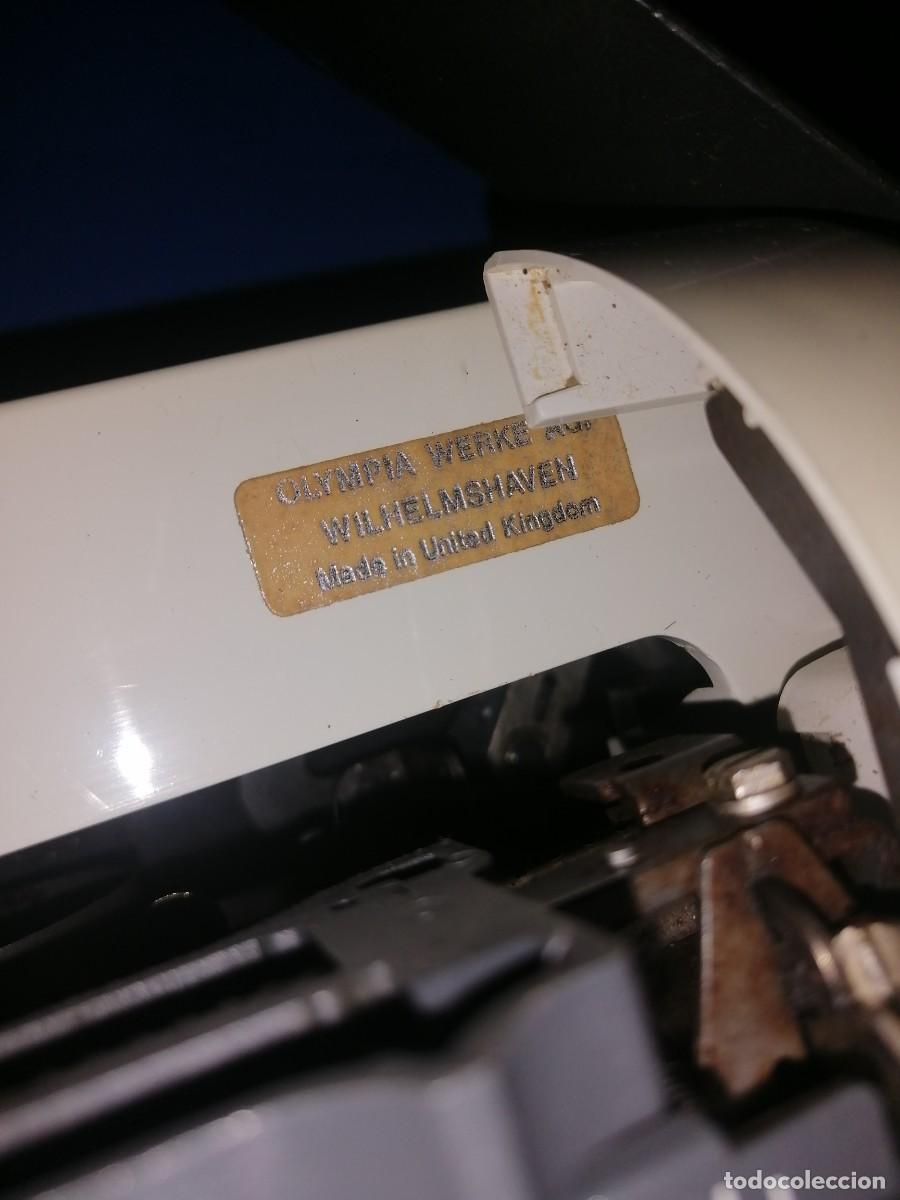 Antig&uuml;edades: M&aacute;quina de escribir Olympia. - Foto 4