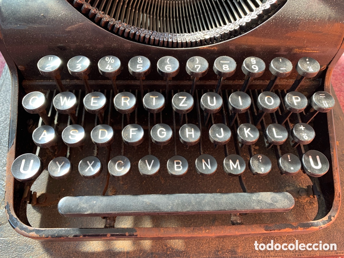 Antig&uuml;edades: Maquina de escribir antigua - Foto 2