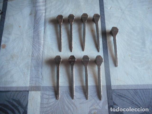 Antig&uuml;edades: lote de clavos para herraduras - Foto 1