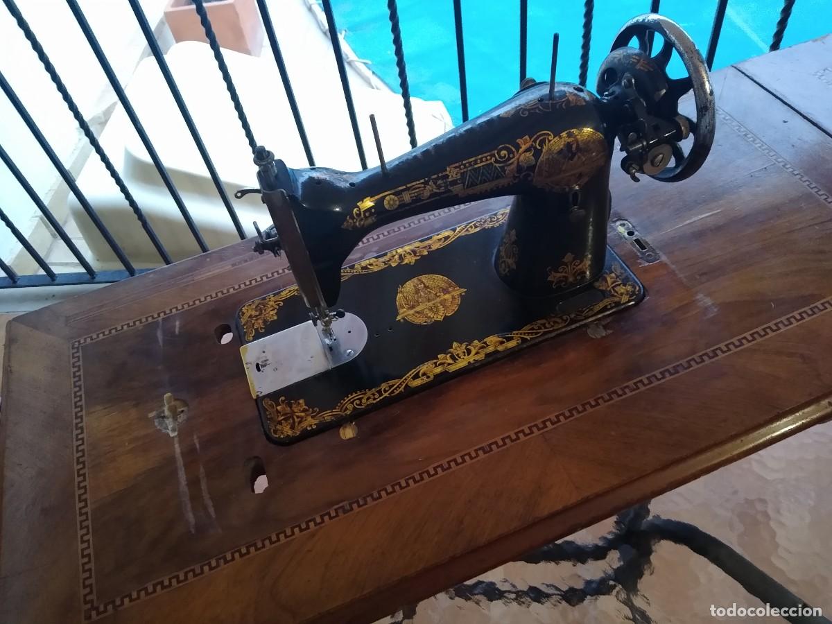 Antig&uuml;edades: Antigua m&aacute;quina de coser - Foto 4