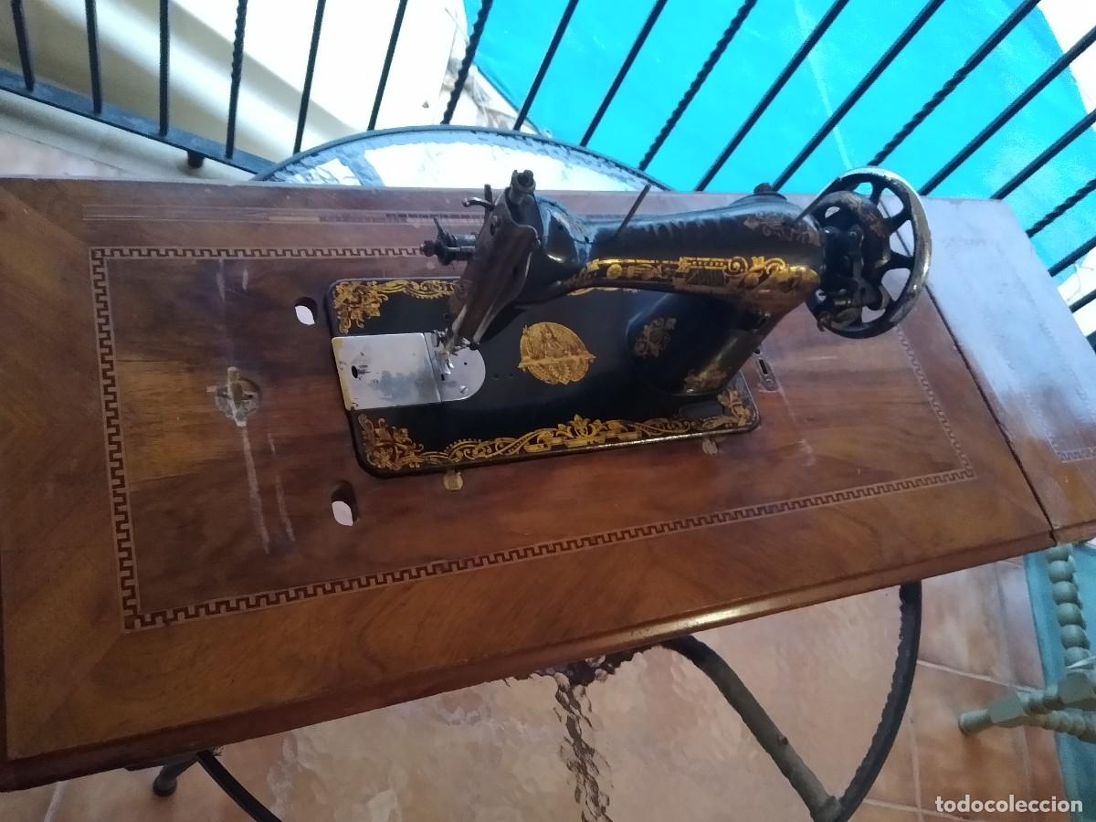 Antig&uuml;edades: Antigua m&aacute;quina de coser - Foto 5