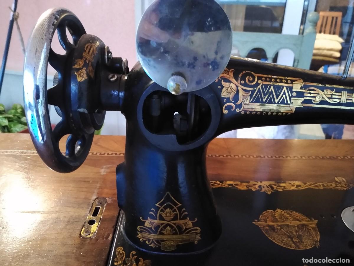 Antig&uuml;edades: Antigua m&aacute;quina de coser - Foto 8