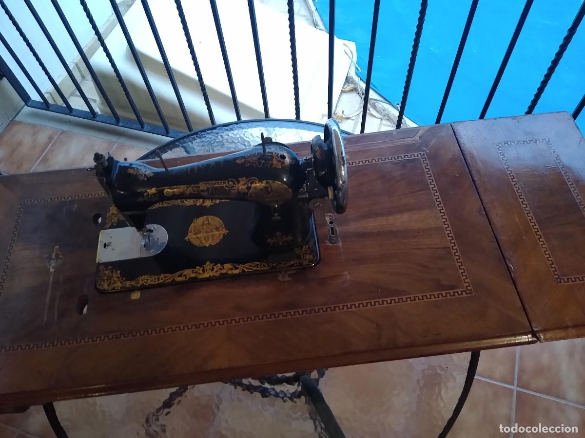 Antig&uuml;edades: Antigua m&aacute;quina de coser - Foto 11