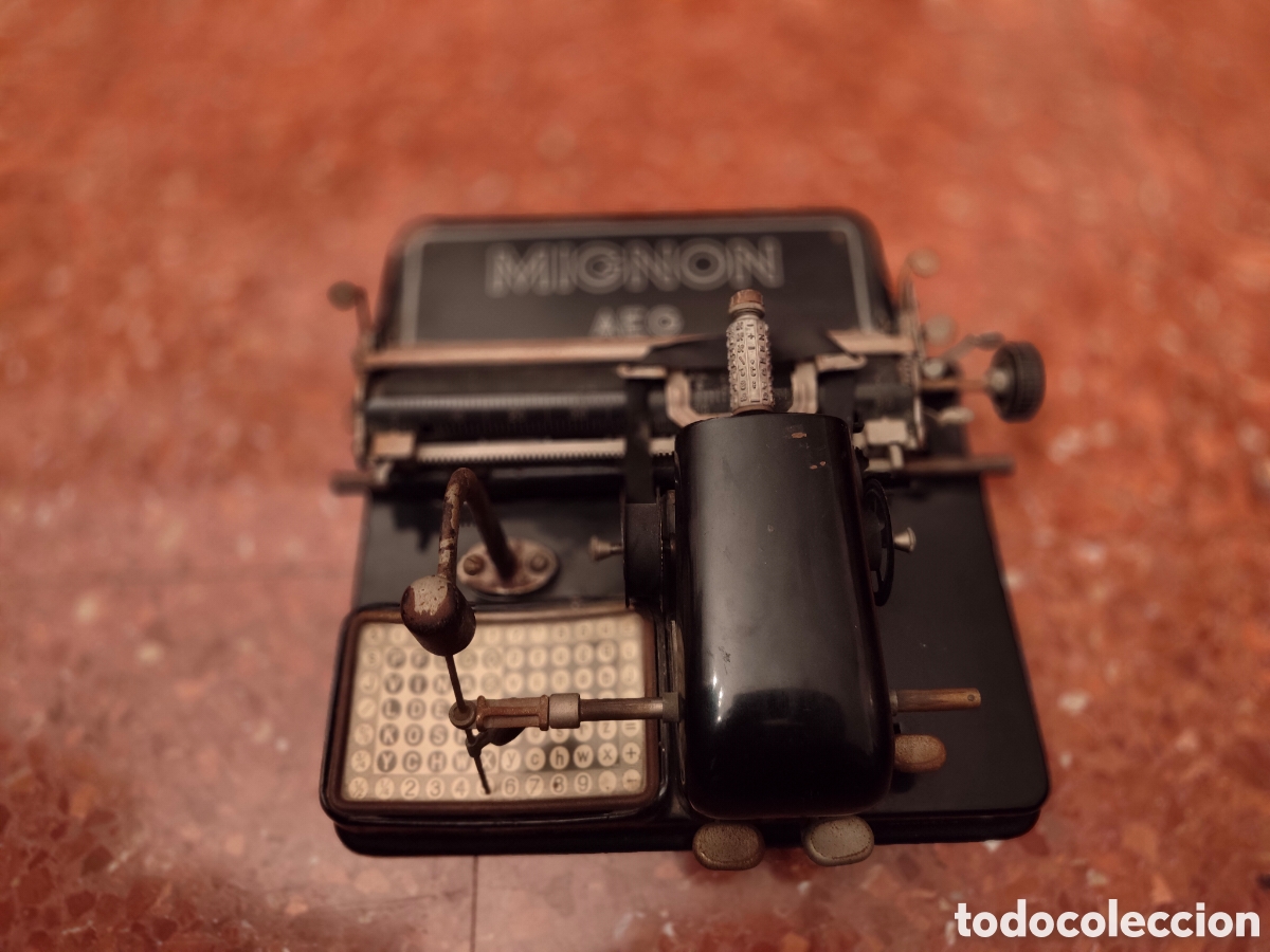 Antig&uuml;edades: MAQUINA ESCRIBIR MIGNON N4 - Foto 1
