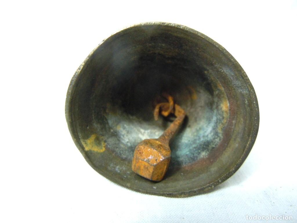Antig&uuml;edades: CAMPANILLA BRONCE CON SU BADAJO - Foto 3