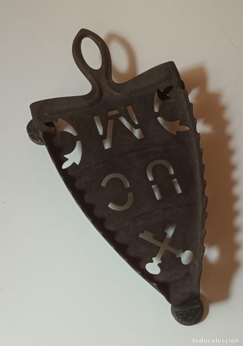 Antig&uuml;edades: ANTIGUA PLANCHA DE CARBON + PLANCHERO - Foto 2