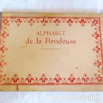 Antig&uuml;edades: Antiguo libro Alphabet de la Brodeuse de tipograf&iacute;as - Foto 1