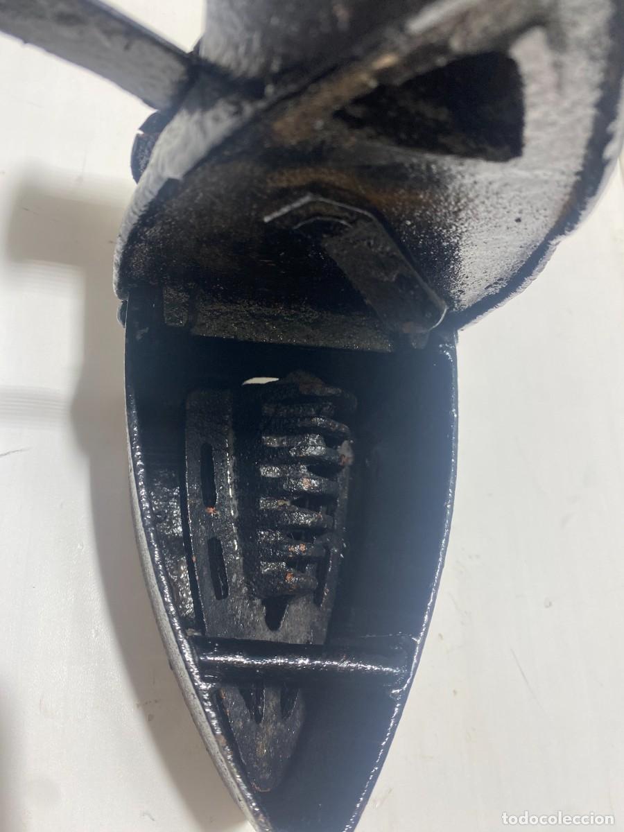 Antig&uuml;edades: PLANCHA ANTIGUA DE CARBON - Foto 2