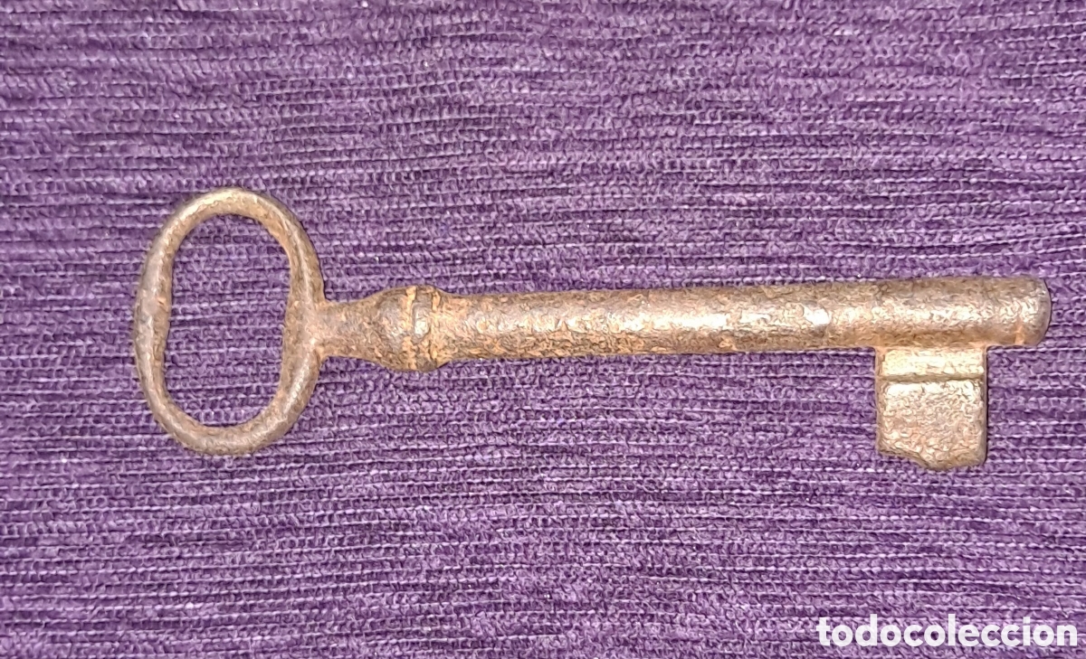 Antig&uuml;edades: LLAVE ANTIGUA MACIZA, EN HIERRO DULCE, VER - Foto 9