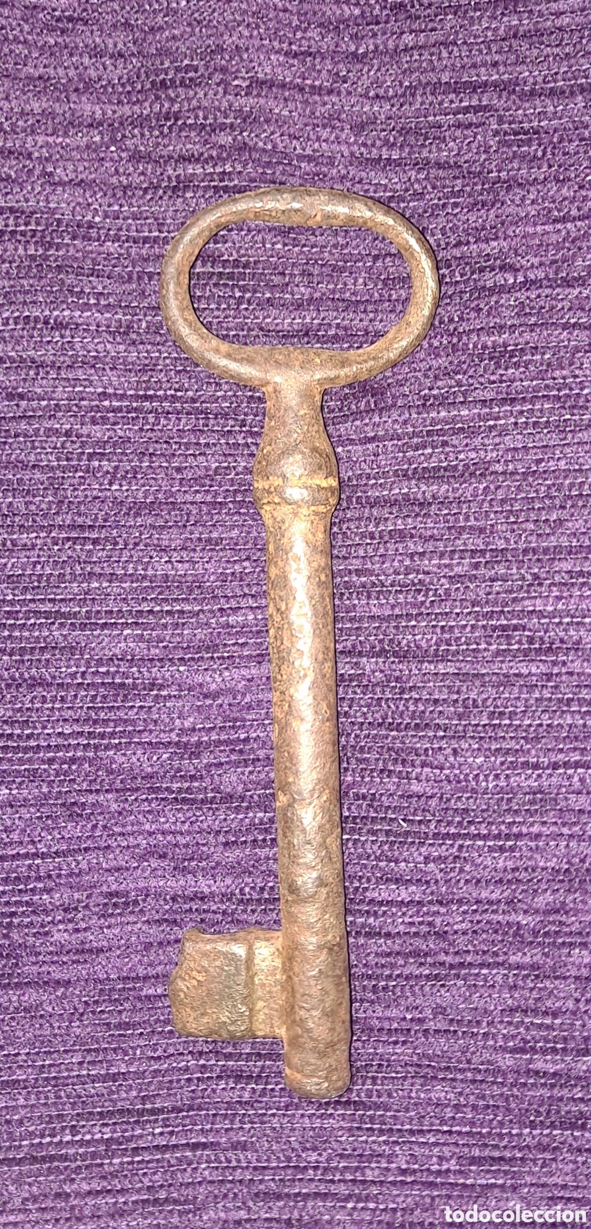 Antig&uuml;edades: LLAVE ANTIGUA MACIZA, EN HIERRO DULCE, VER - Foto 1