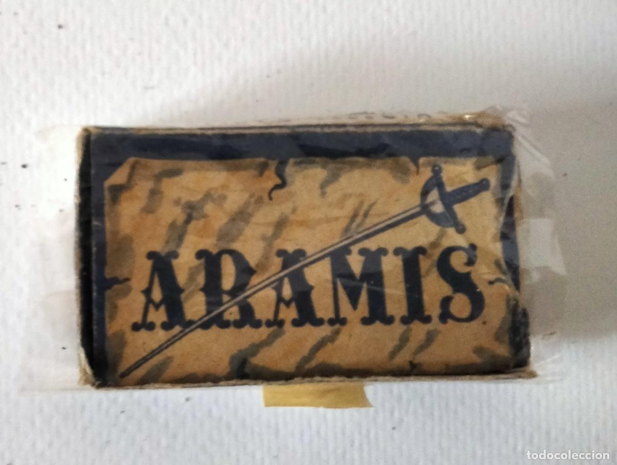 Antig&uuml;edades: Caja con cuchillas de afeitar Aramis - Foto 1