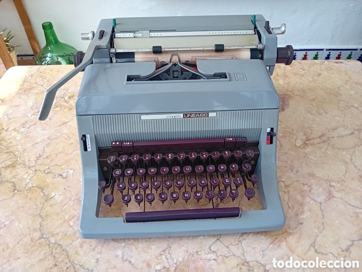 Antig&uuml;edades: m&aacute;quina de escribir Olivetti l&iacute;nea 88 - Foto 2