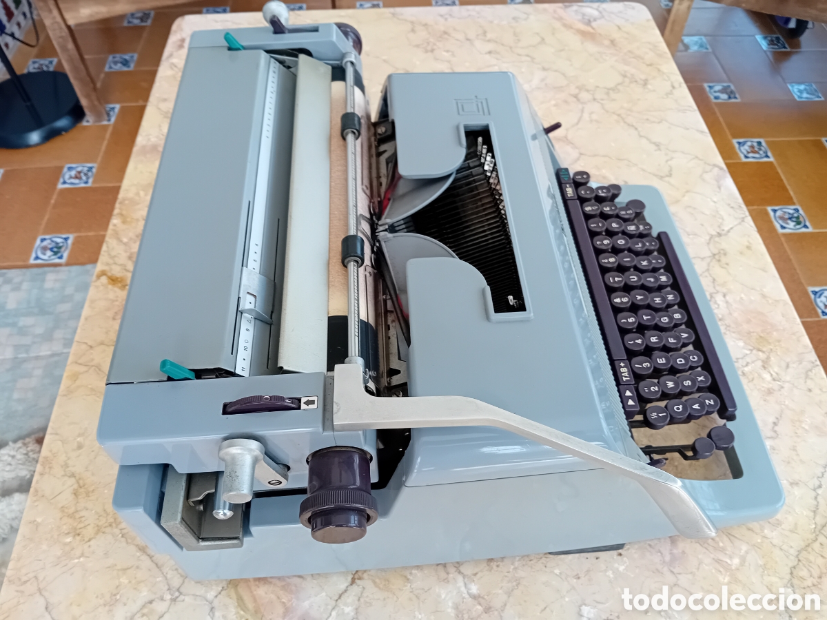 Antig&uuml;edades: m&aacute;quina de escribir Olivetti l&iacute;nea 88 - Foto 5