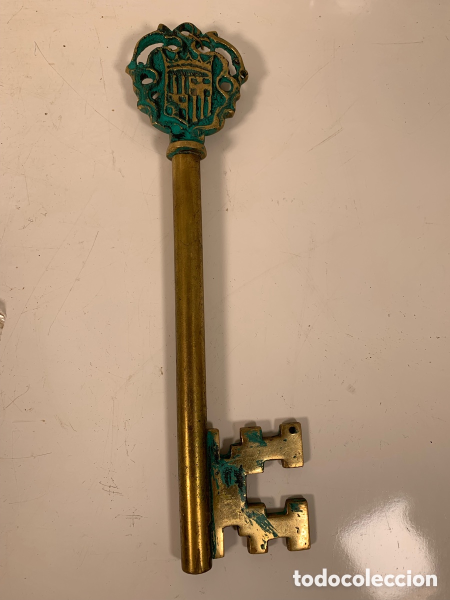 Antig&uuml;edades: 01_Gran llave escudo Barcelona - Foto 2