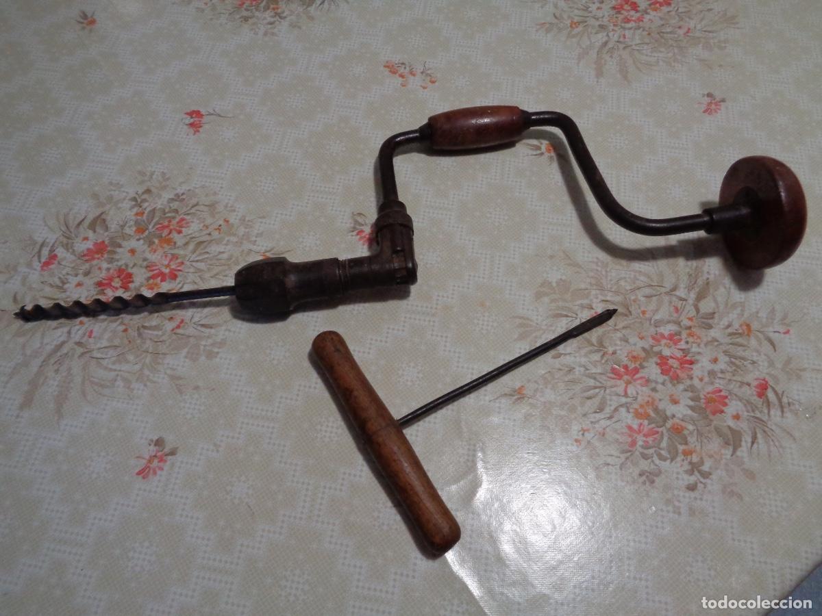 Antig&uuml;edades: taladro o berbiqu&iacute; manual y barrena de carpintero - Foto 1