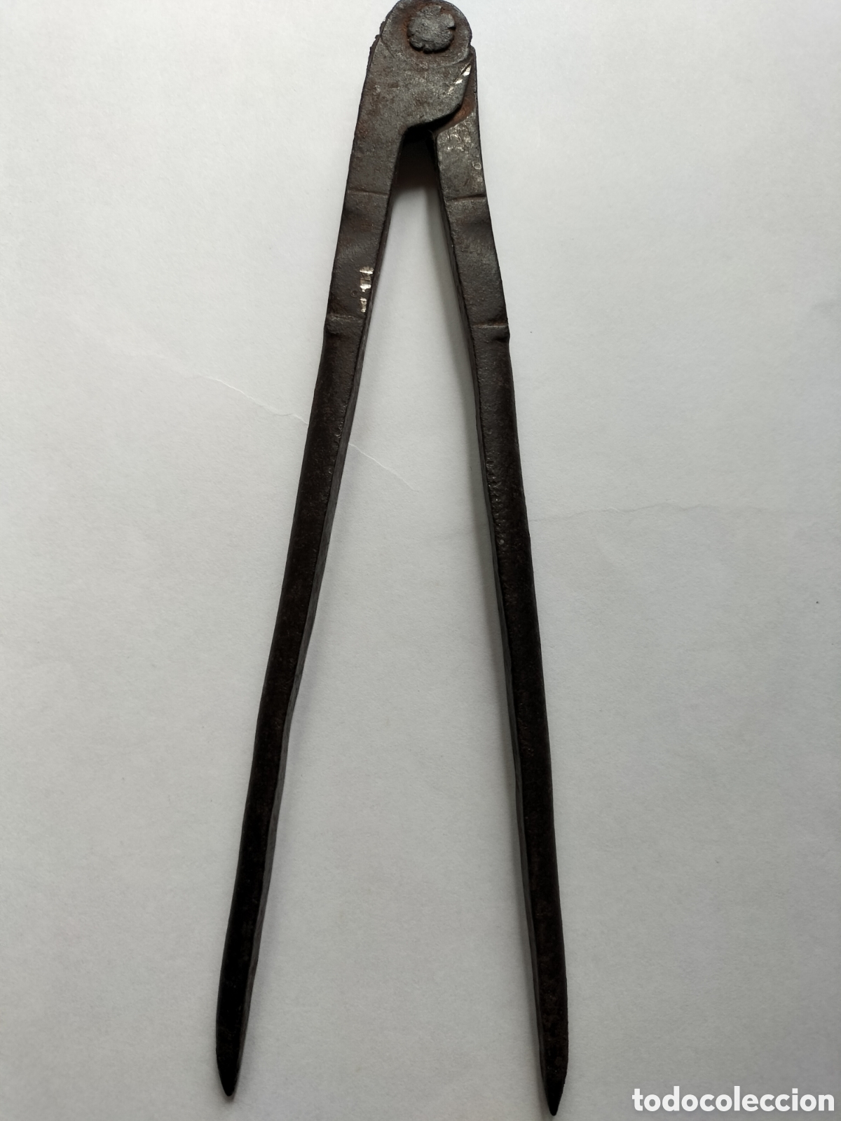 Antig&uuml;edades: Muy Antiguo Comp&aacute;s de Forja. Mide 20 cm. - Foto 2