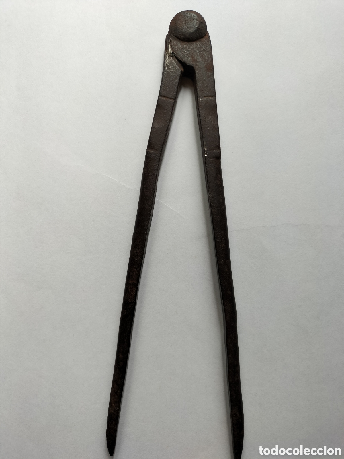 Antig&uuml;edades: Muy Antiguo Comp&aacute;s de Forja. Mide 20 cm. - Foto 1