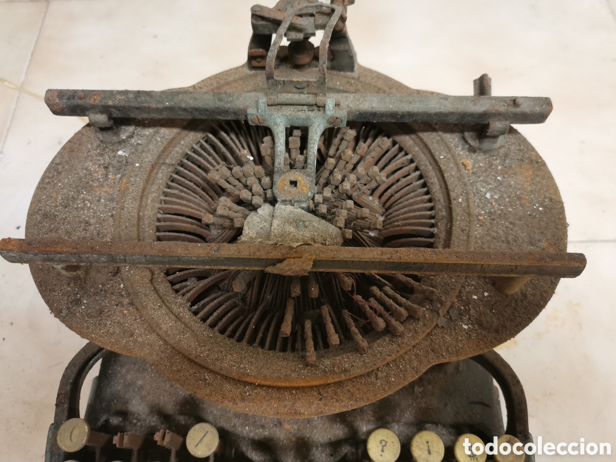 Antig&uuml;edades: M&aacute;quina escribir antigua - Foto 2