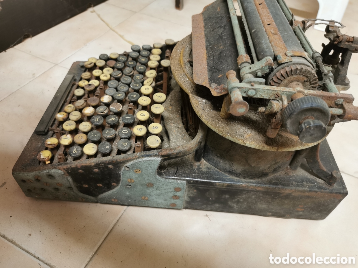 Antig&uuml;edades: M&aacute;quina escribir antigua - Foto 3