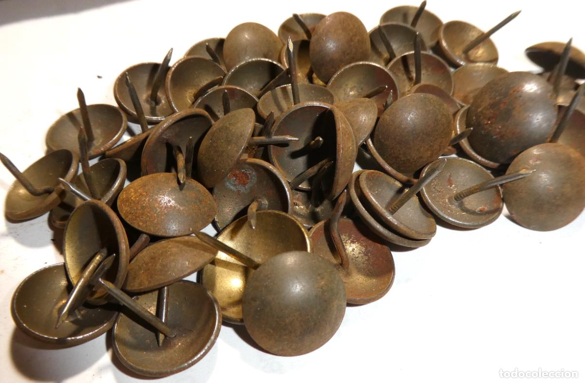 Antig&uuml;edades: 52 chinchetas de lat&oacute;n para tapizar 2,2 cm - Foto 3
