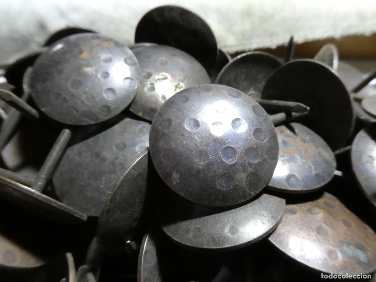 Antig&uuml;edades: 193 chinchetas de lat&oacute;n para tapizar 3 cm - Foto 5
