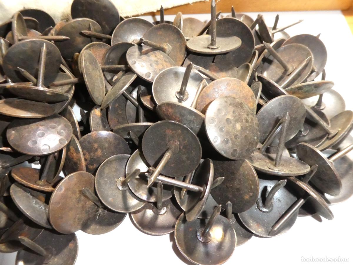 Antig&uuml;edades: 193 chinchetas de lat&oacute;n para tapizar 3 cm - Foto 6