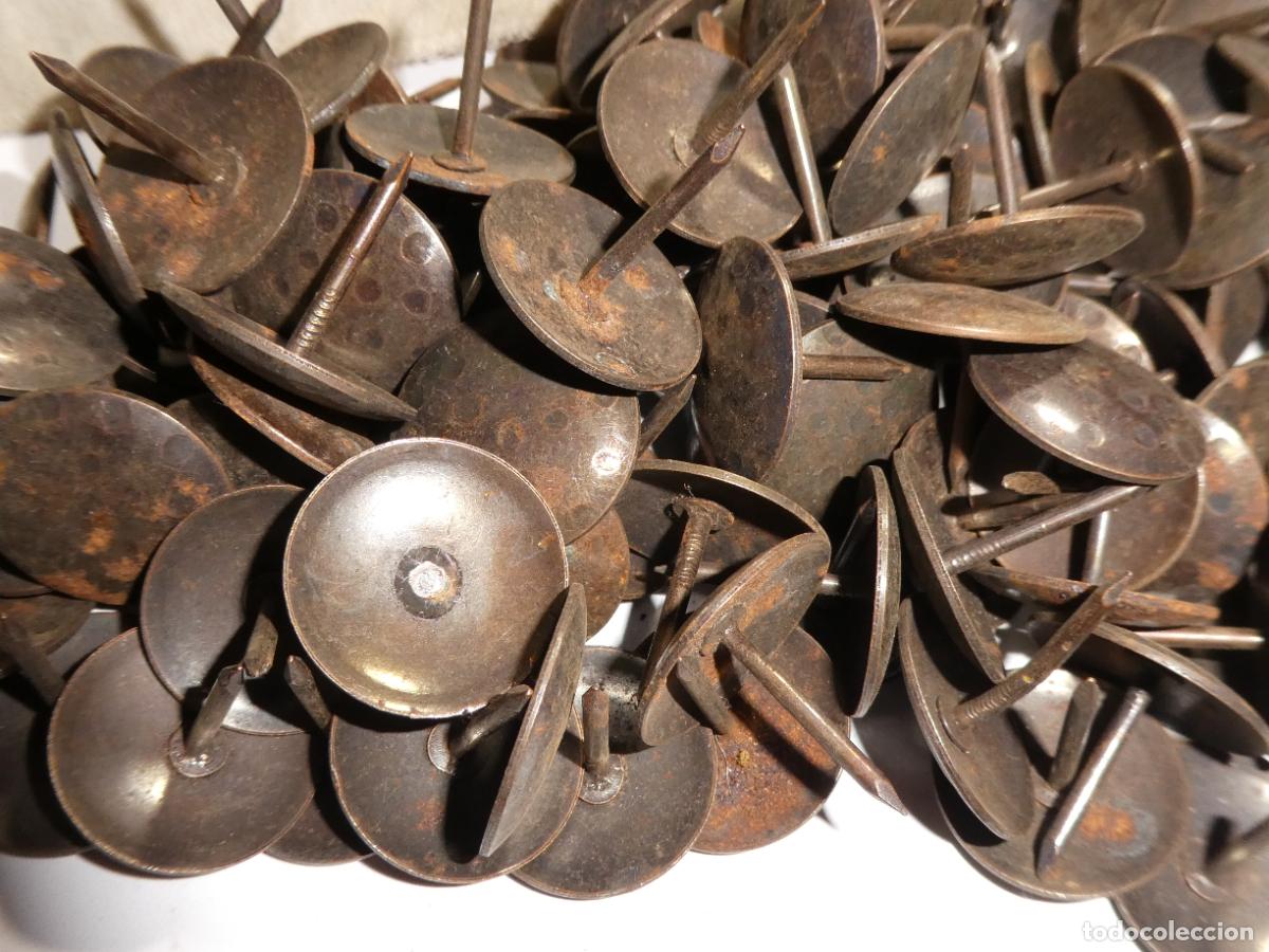 Antig&uuml;edades: 193 chinchetas de lat&oacute;n para tapizar 3 cm - Foto 7