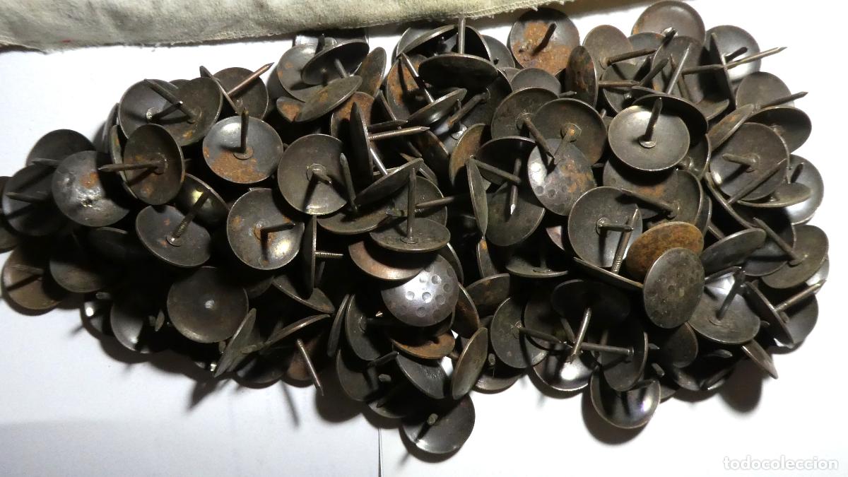 Antig&uuml;edades: 193 chinchetas de lat&oacute;n para tapizar 3 cm - Foto 1