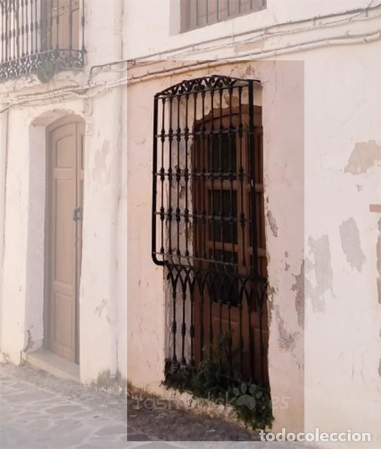 Antig&uuml;edades: Antigua reja completa de balc&oacute;n cerrado - Foto 1