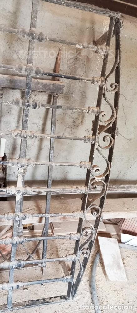 Antig&uuml;edades: Antigua reja completa de balc&oacute;n cerrado - Foto 4