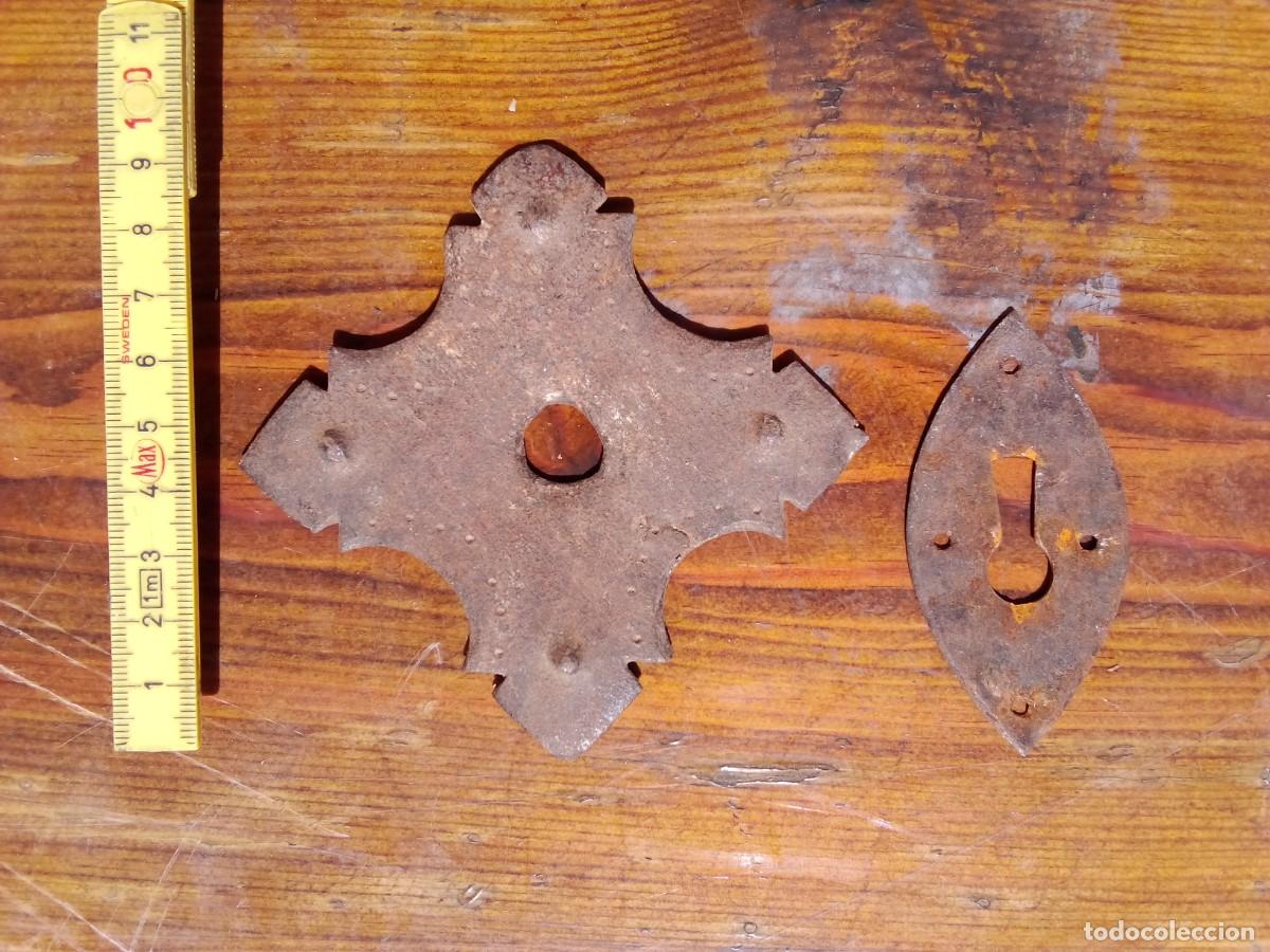 Antig&uuml;edades: BOCA LLAVE Y ADORNO PUERTA - Foto 1