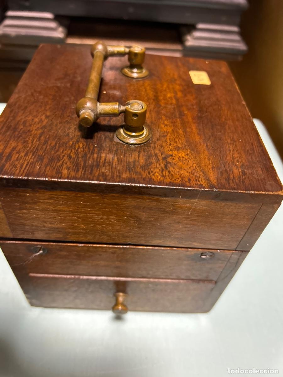 Antig&uuml;edades: Antiguo Aparato m&eacute;dico de electroterapia . - Foto 15
