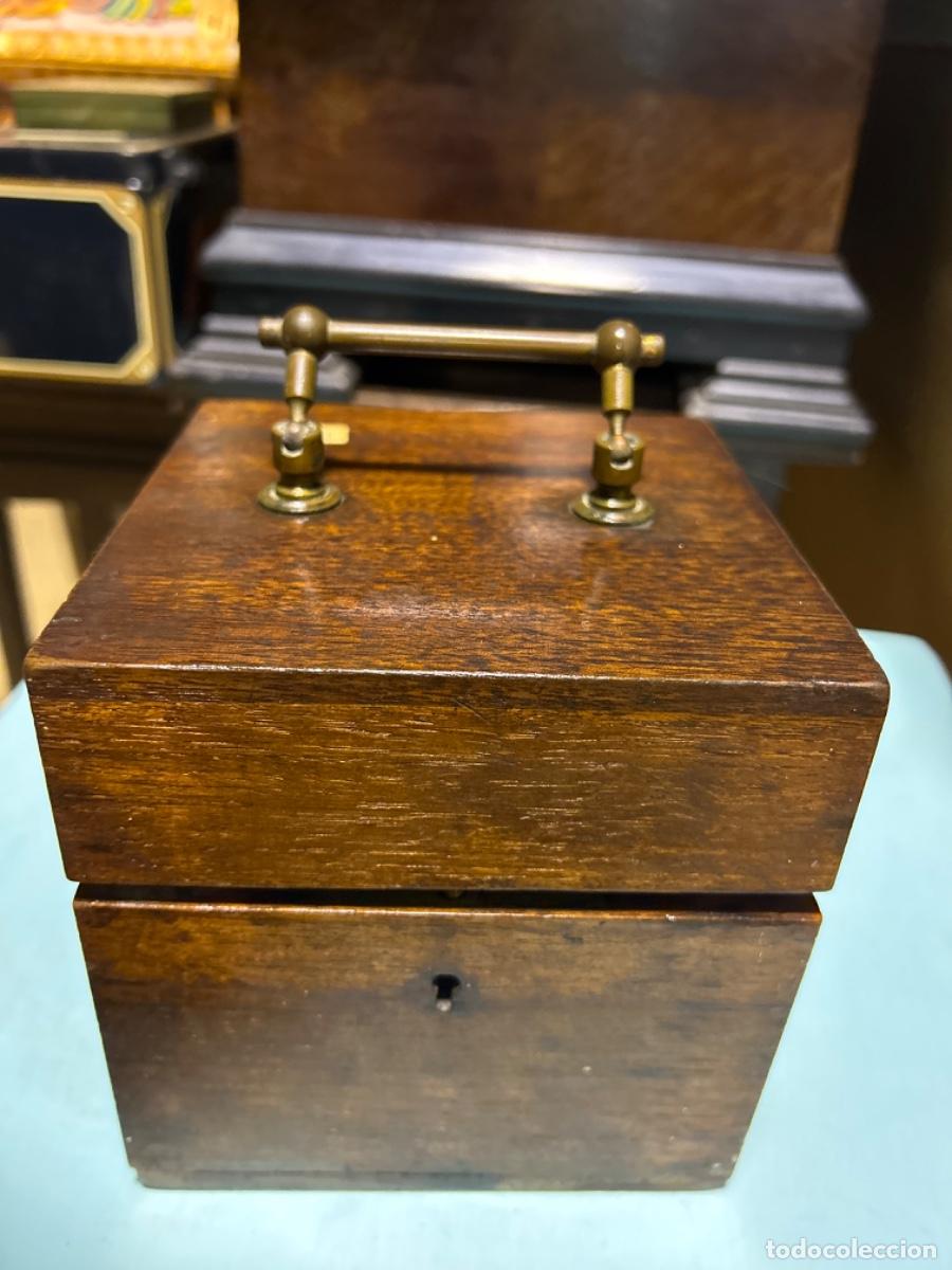 Antig&uuml;edades: Antiguo Aparato m&eacute;dico de electroterapia . - Foto 8
