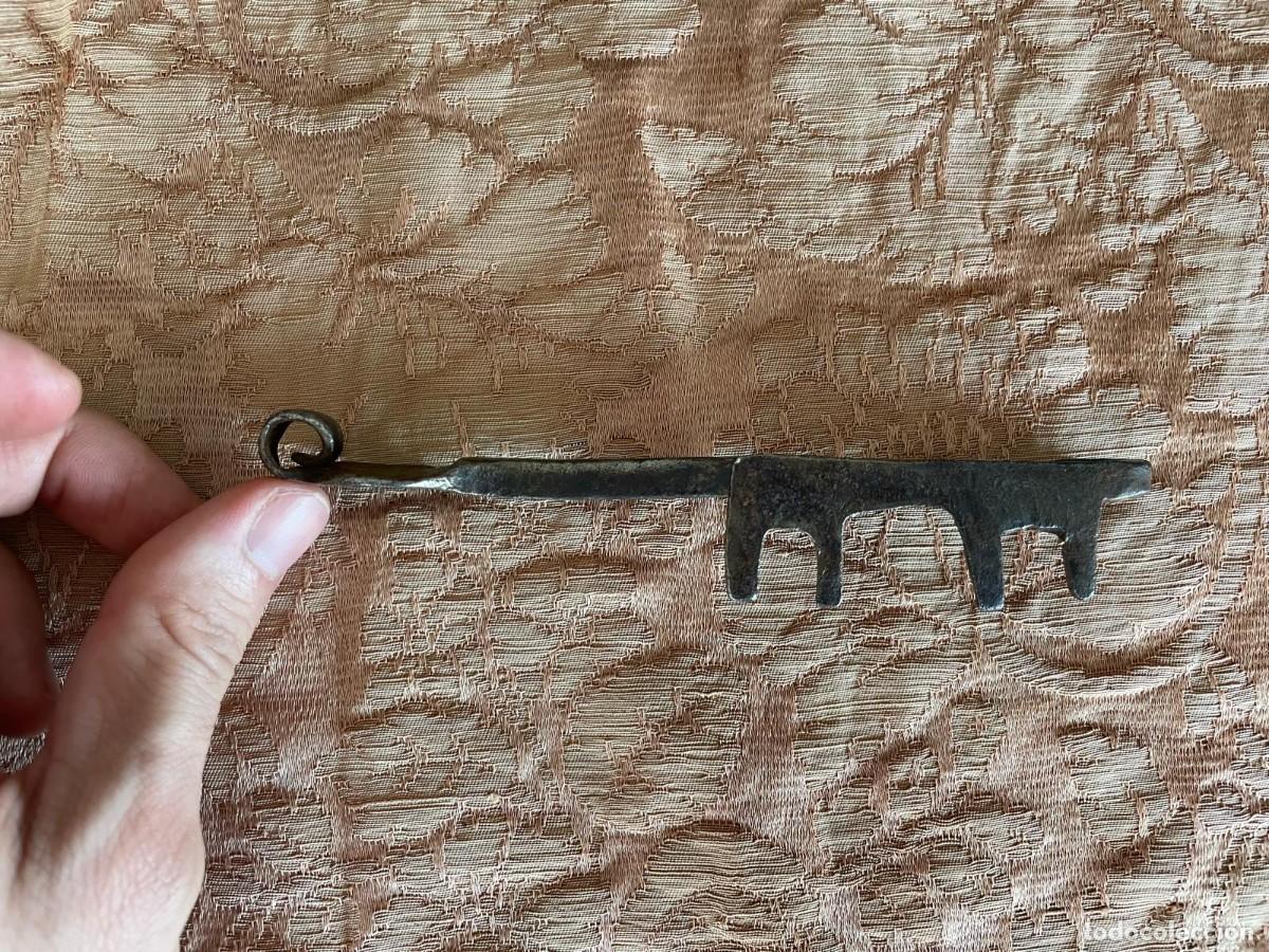 Antig&uuml;edades: Llave de forja africana - Foto 2