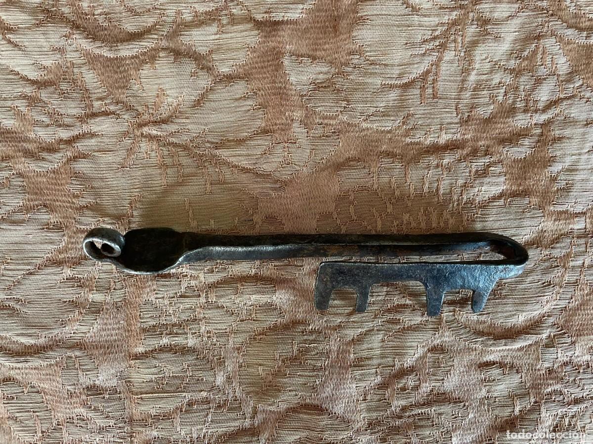 Antig&uuml;edades: Llave de forja africana - Foto 5