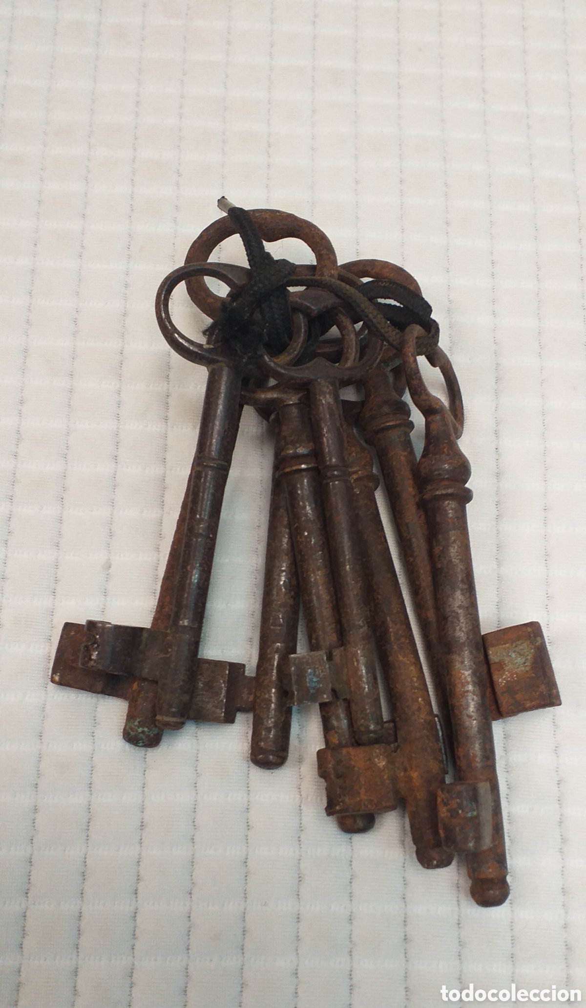 Antig&uuml;edades: 8 llaves antiguas de distinto tama&ntilde;o - Foto 3