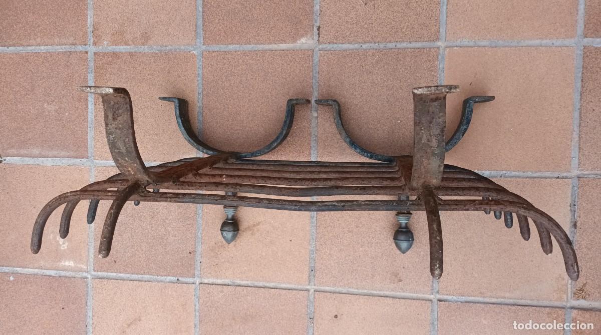 Antig&uuml;edades: ANTIGUO GRAN MORILLO CON PARRILLA DE FORJA Y LAT&Oacute;N - Foto 4