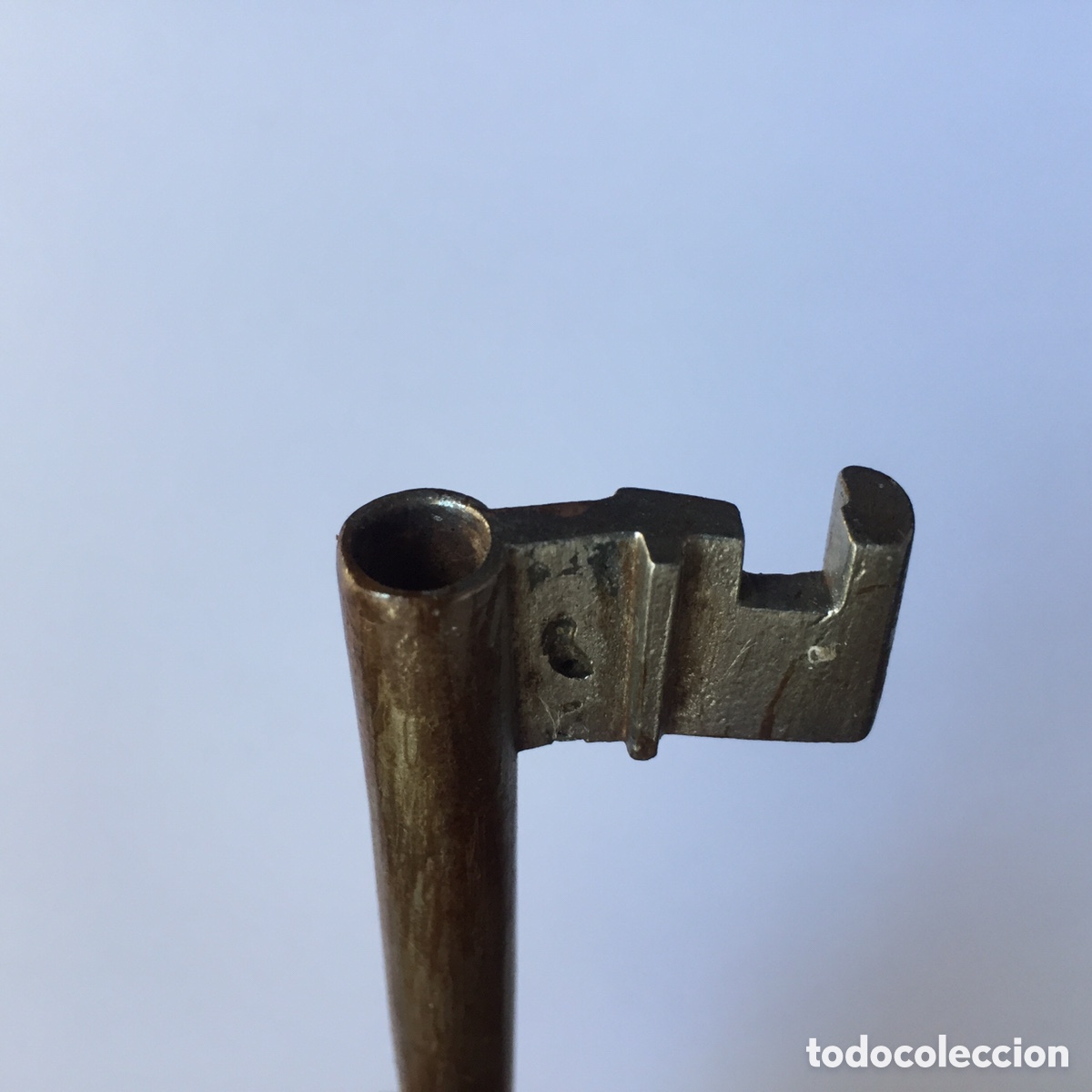 Antig&uuml;edades: LLAVE ANTIGUA DE FORJA HUECA - Foto 3