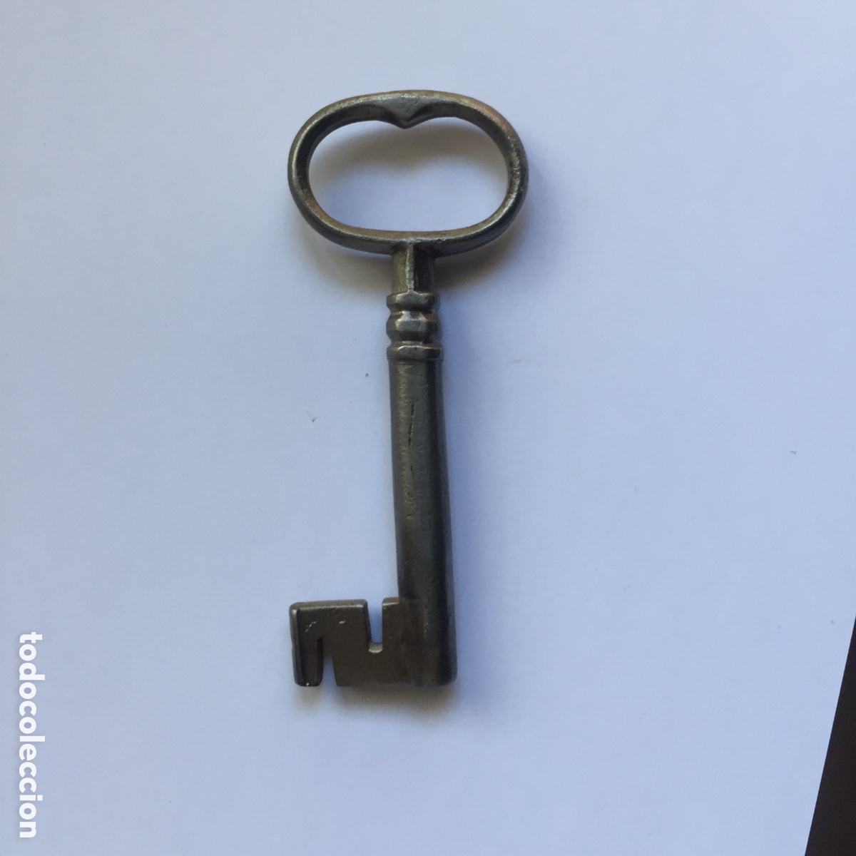 Antig&uuml;edades: LLAVE ANTIGUA DE FORJA HUECA - Foto 2