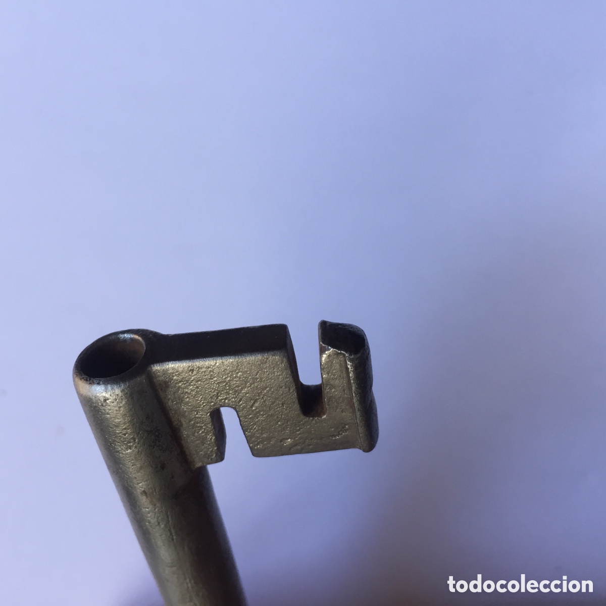 Antig&uuml;edades: LLAVE ANTIGUA DE FORJA HUECA - Foto 3