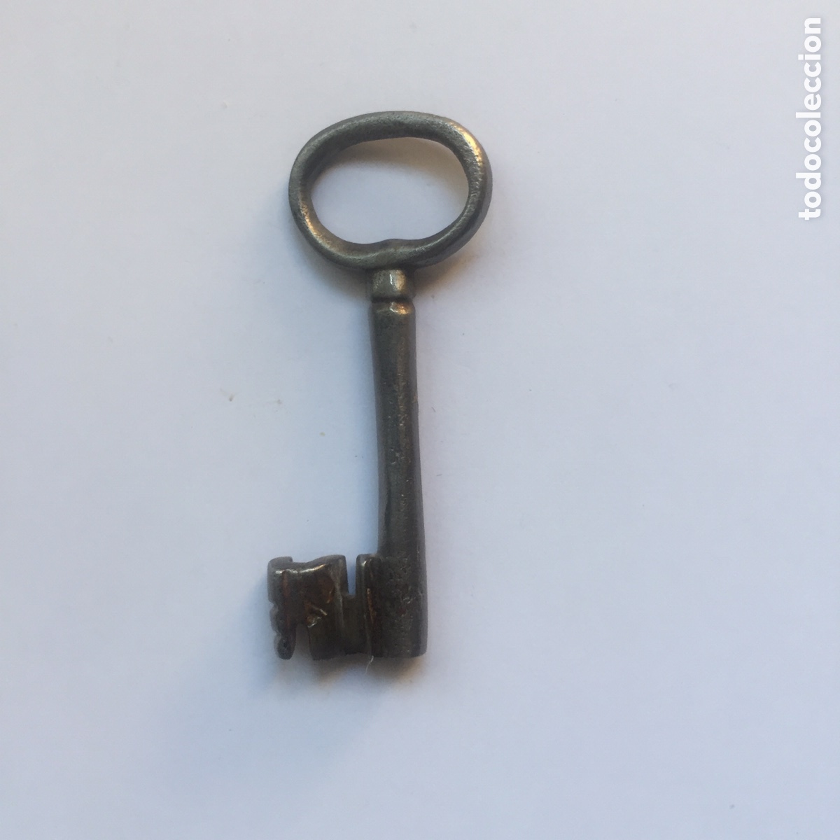 Antig&uuml;edades: LLAVE FORJA ANTIGUA HUECA MEDIDA 8 CM. - Foto 2