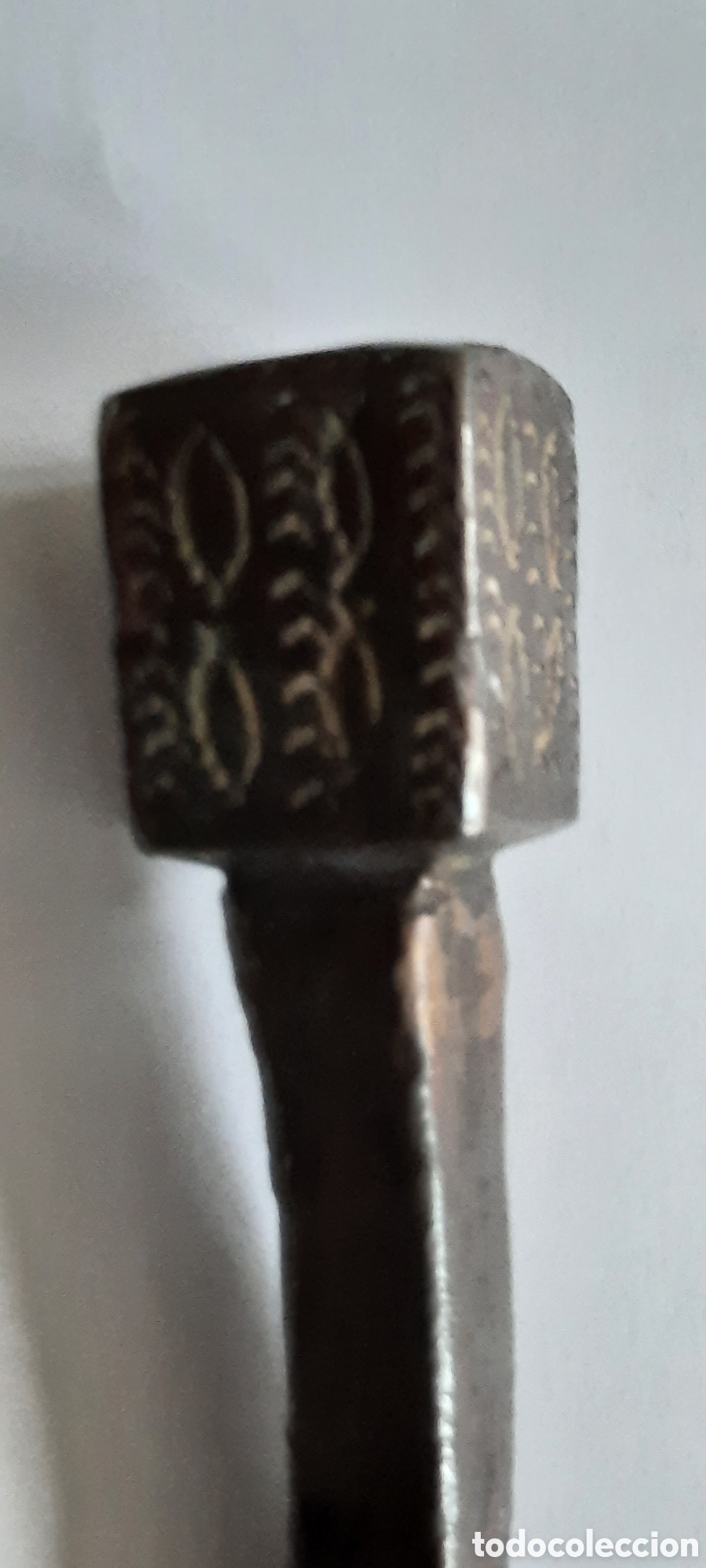 Antig&uuml;edades: Clavo de bronce de origen medieval. - Foto 6