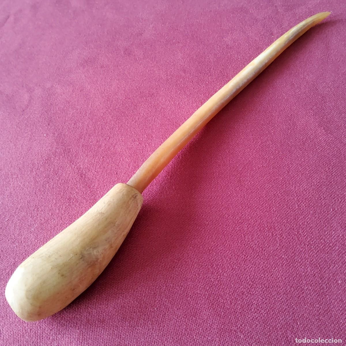 Antig&uuml;edades: PUNZON DE HUESO CON EL MANGO DE MADERA - Foto 4