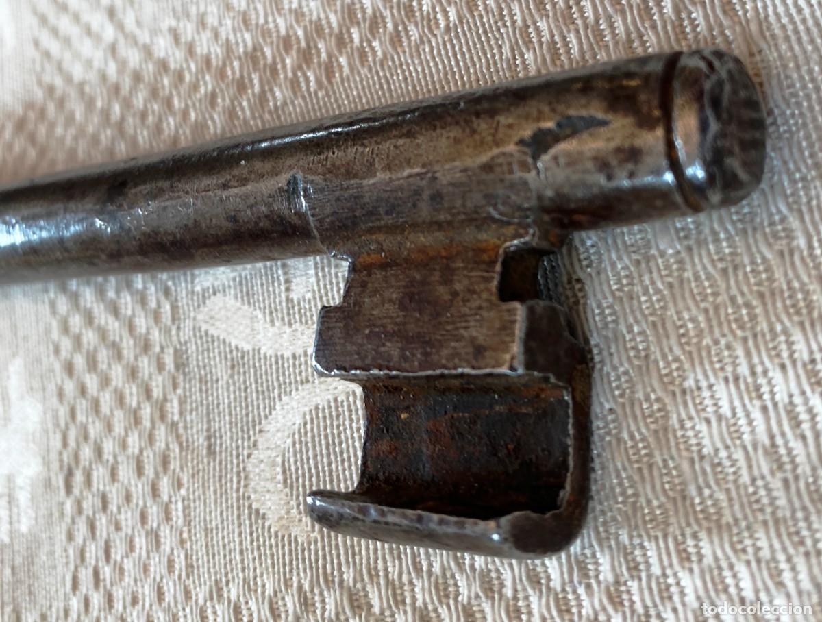 Antig&uuml;edades: ANTIGUA LLAVE DE FORJA, MIDE 17,2 CMS. DE LONGITUD - Foto 2